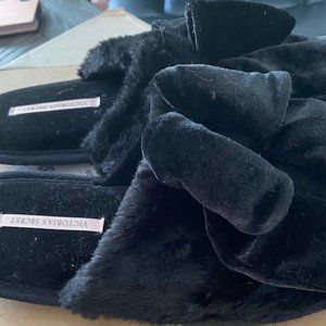 VS Pink Velvet Bow Faux Fur Slipper Slides (New)